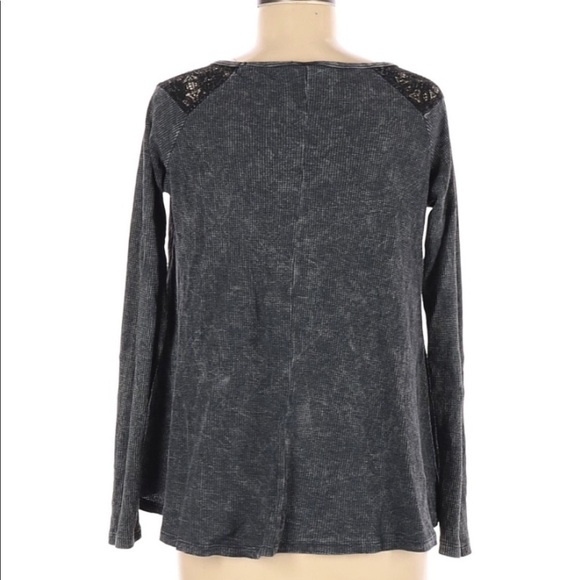 𝅺AMERICAN Age thermal top with lace panels - Picture 2 of 3
